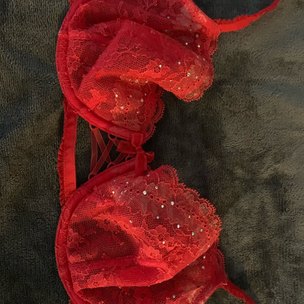 Victoria’s Secret bra 34C